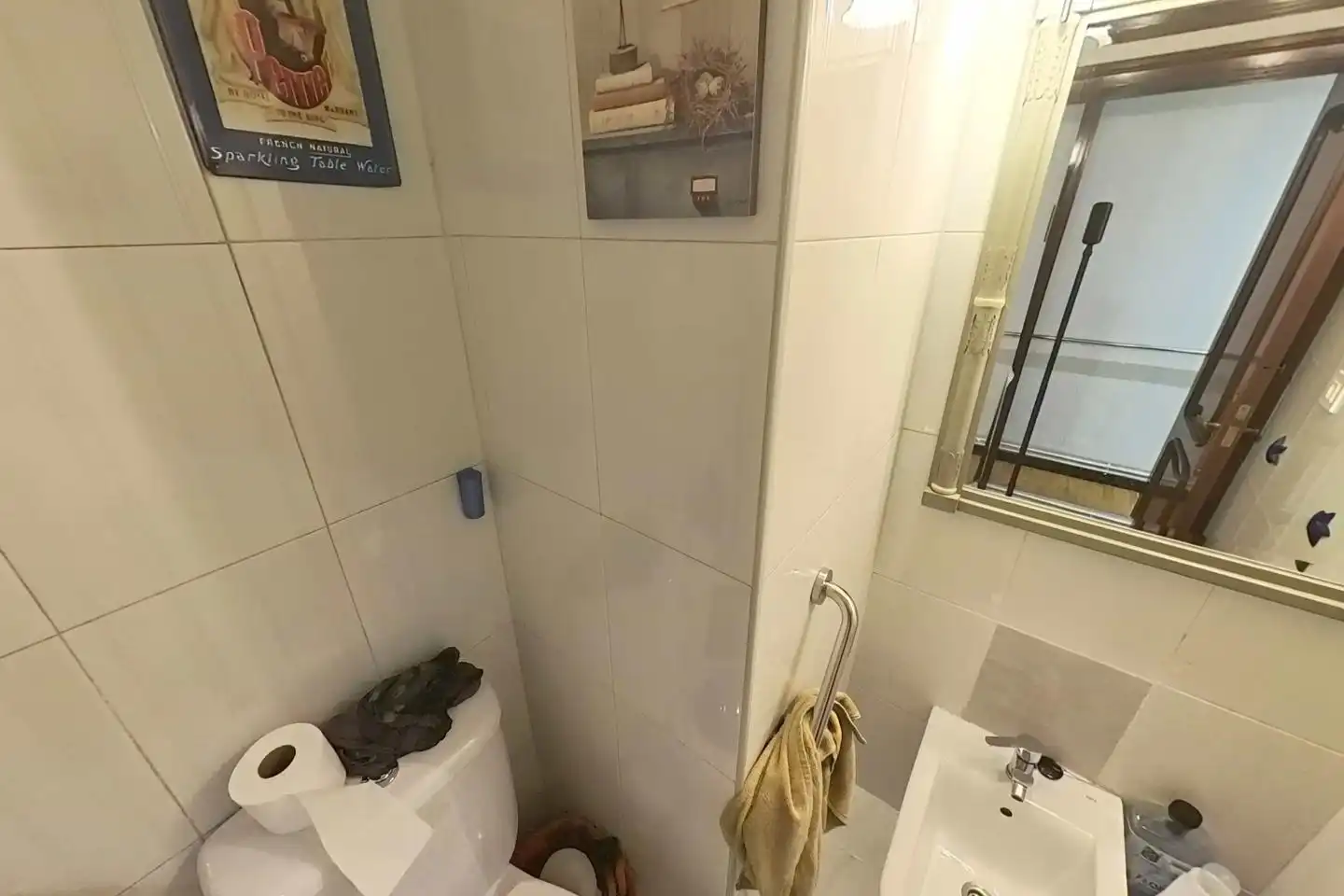 Bany de Pis en venda en Gijón  amb Moblat