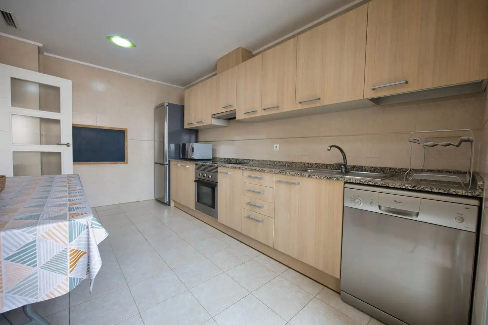Küche von Wohnung zum Verkauf in Monforte del Cid mit Klimaanlage, Abstellraum und Möbliert