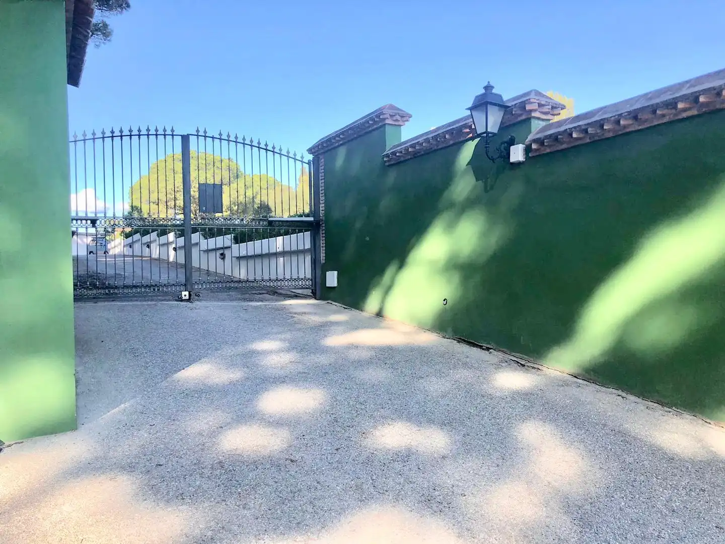 Außenansicht von Wohnung zum Verkauf in Marbella mit Klimaanlage, Terrasse und Möbliert