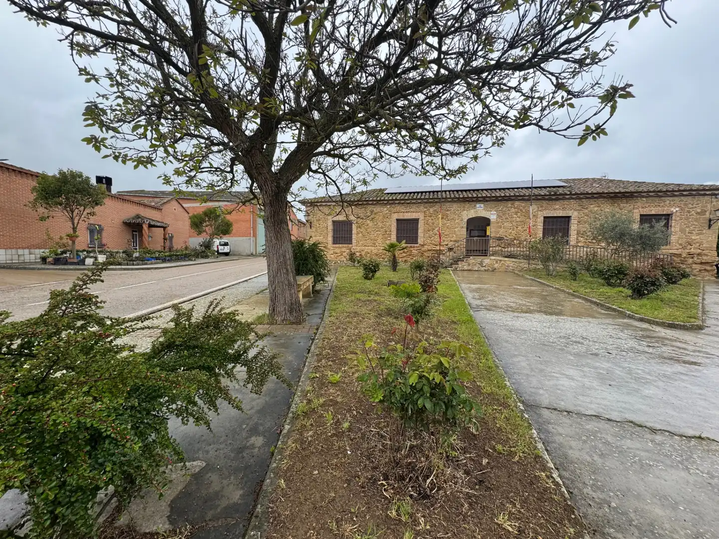 Vista exterior de Finca rústica en venda en Villalba de la Loma amb Jardí privat i Traster