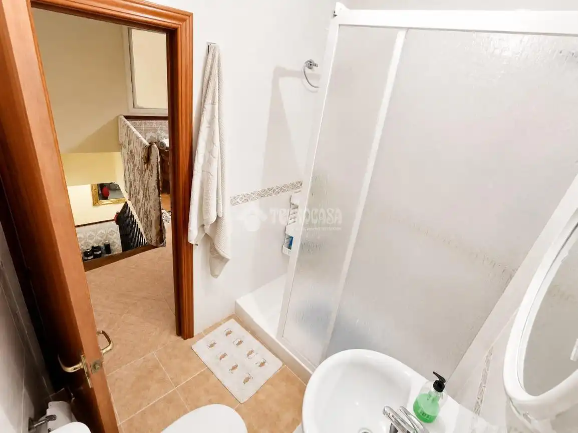Baño de Casa adosada en venta en Caleruela con Calefacción y Amueblado