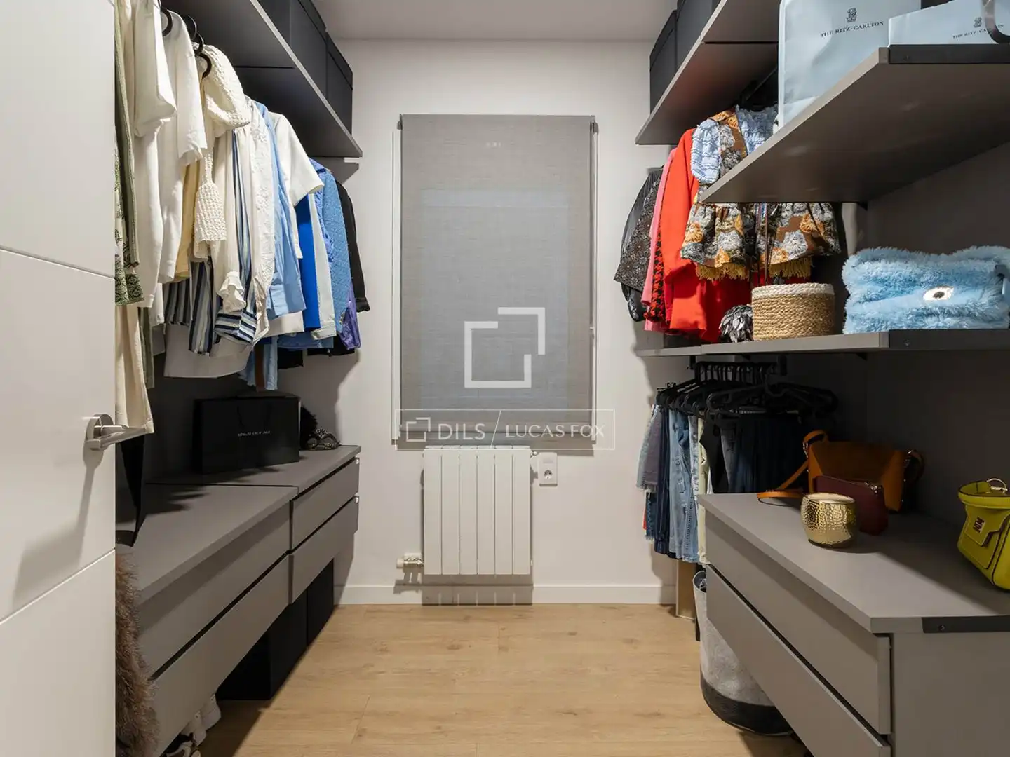 Wohnung zum Verkauf in Barcelona mit Klimaanlage, Möbliert und Balkon