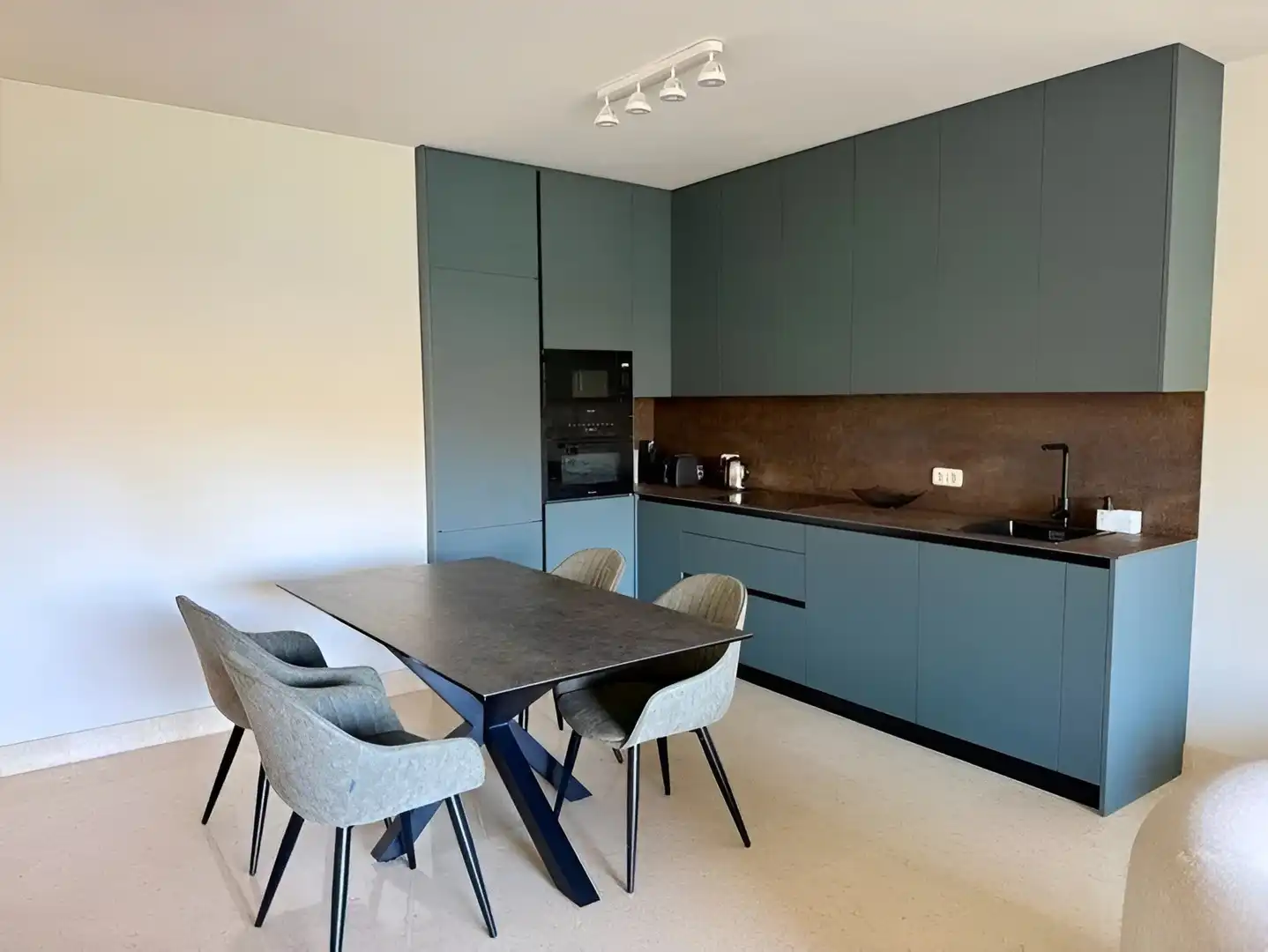 Apartament amb piscina en venda a Benahavís pueblo, imagen 3