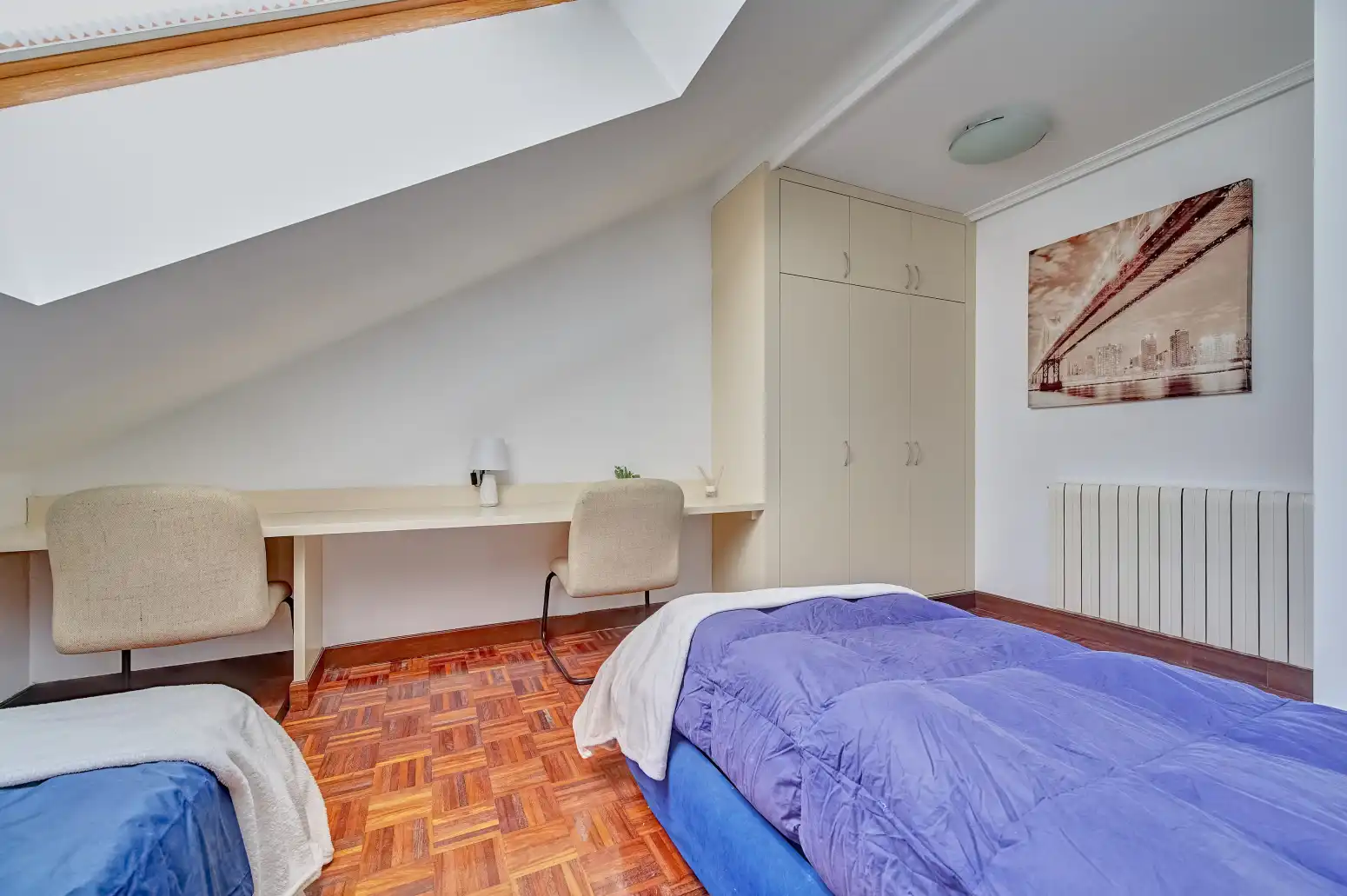 Habitación de Ático en venta en  Pamplona / Iruña con Calefacción, Parquet y Balcón