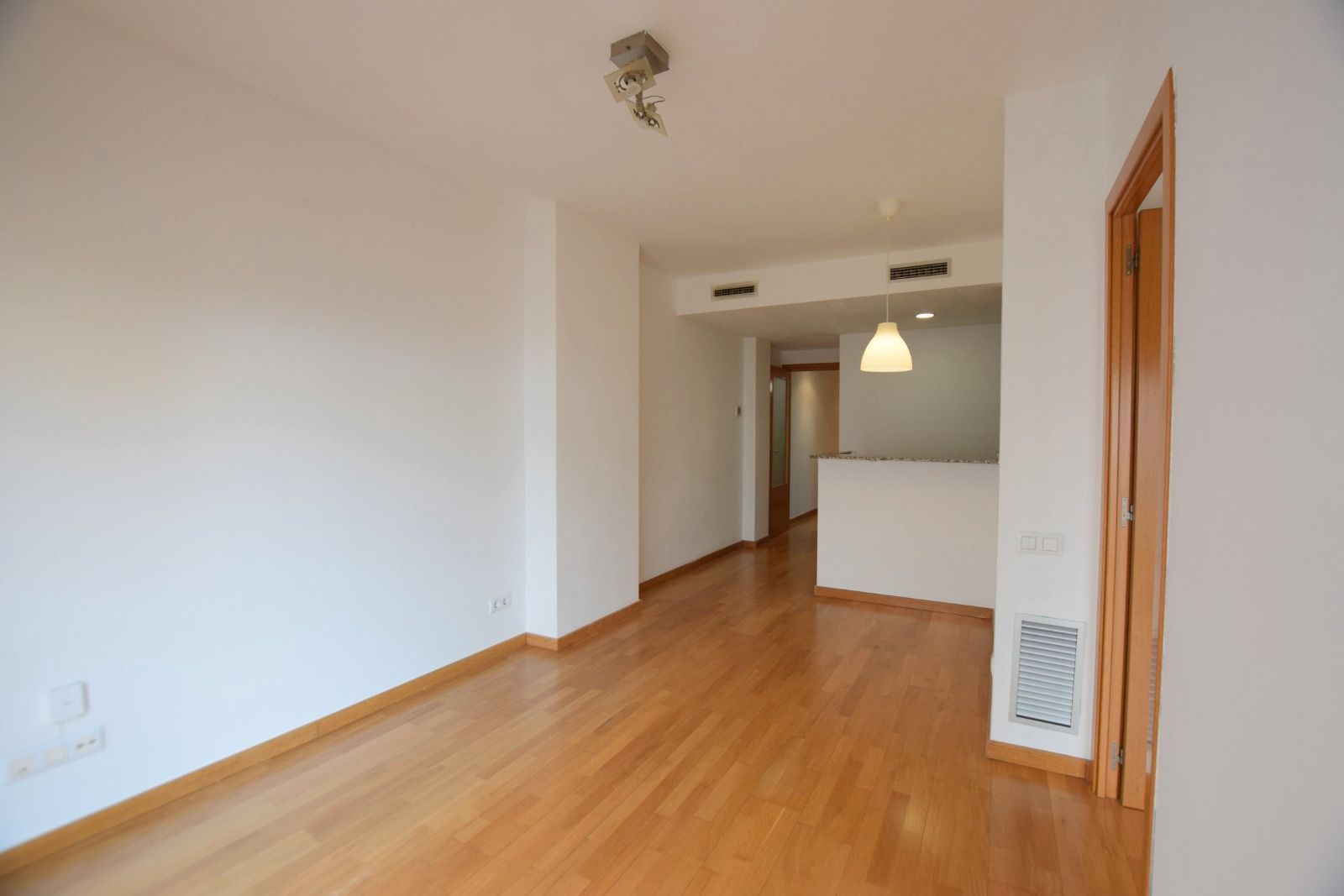 Flat to rent in Mataró  with Air Conditioner, Parquet flooring and Oven