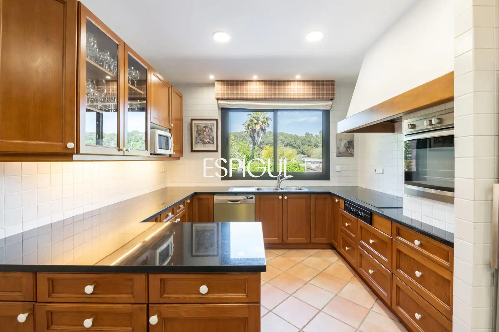 Kitchen of Houses for sale in Sant Cugat del Vallès  with Air Conditioner, Heating and Storage room