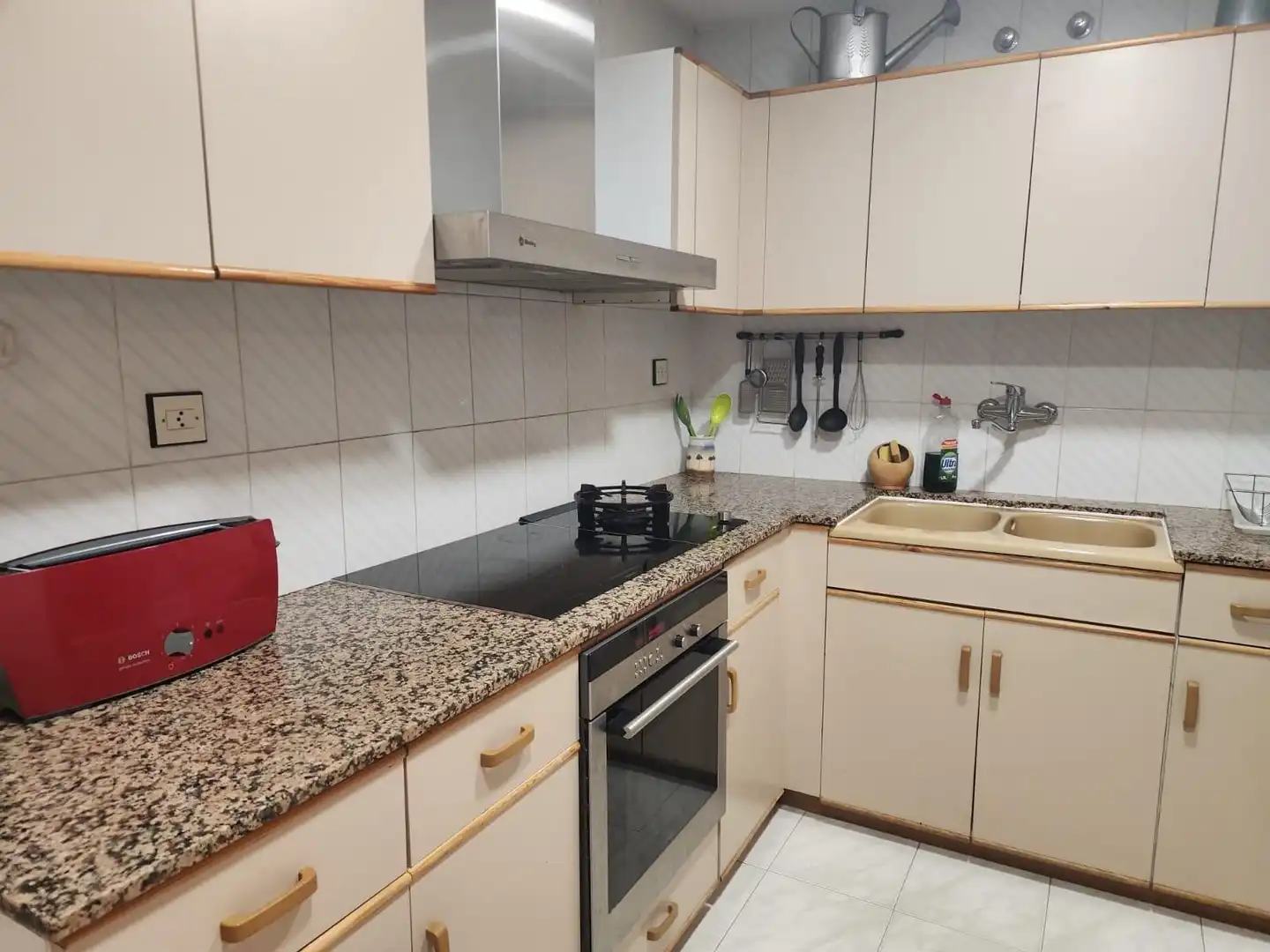 Cocina de Piso de alquiler en Jaca con Calefacción, Jardín privado y Parquet