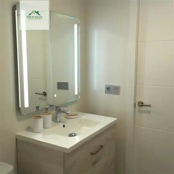 Baño de Piso de alquiler en Huesca con Calefacción y Amueblado