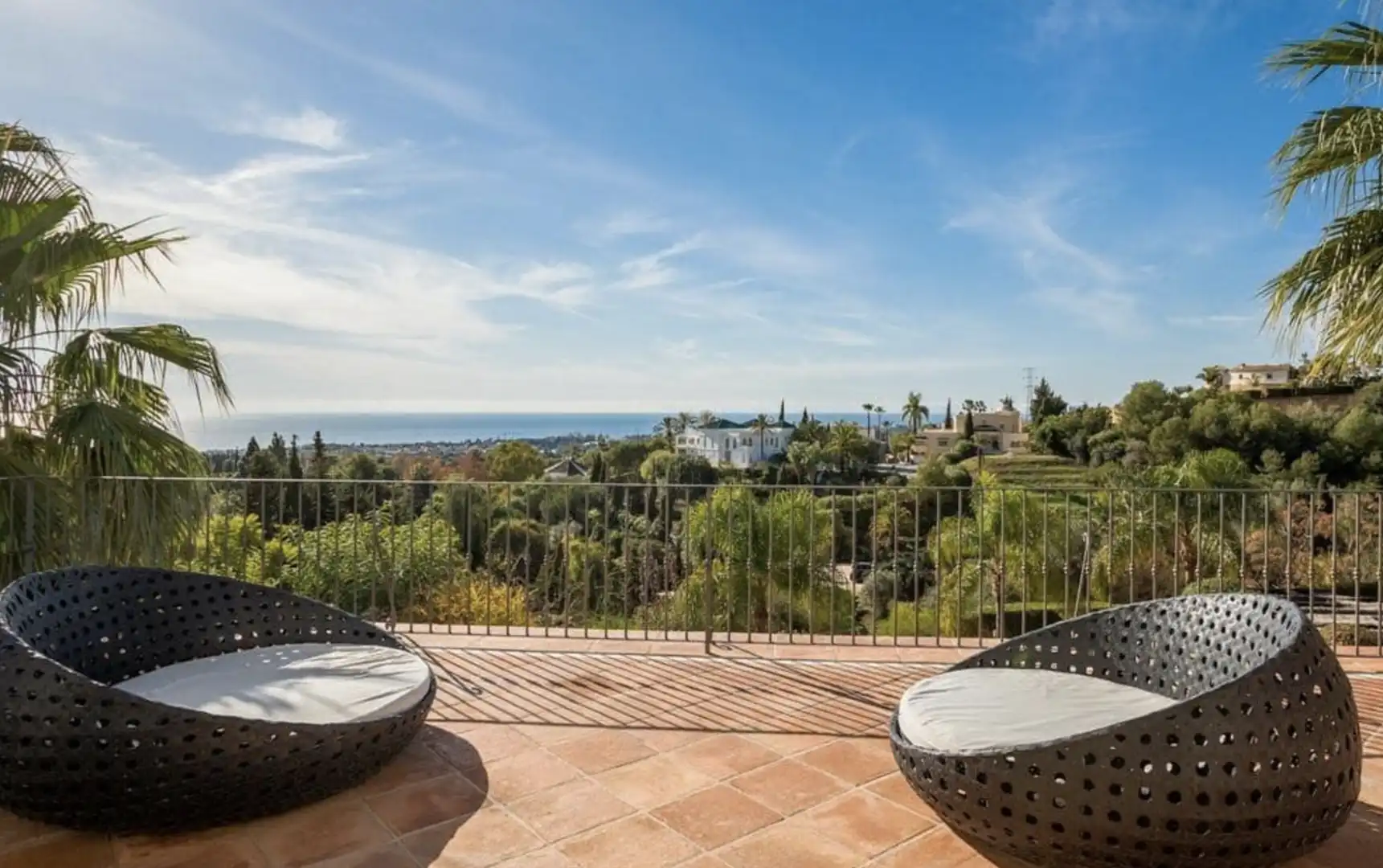 Terraza de Casa o chalet de alquiler en Marbella con Aire acondicionado, Jardín privado y Piscina