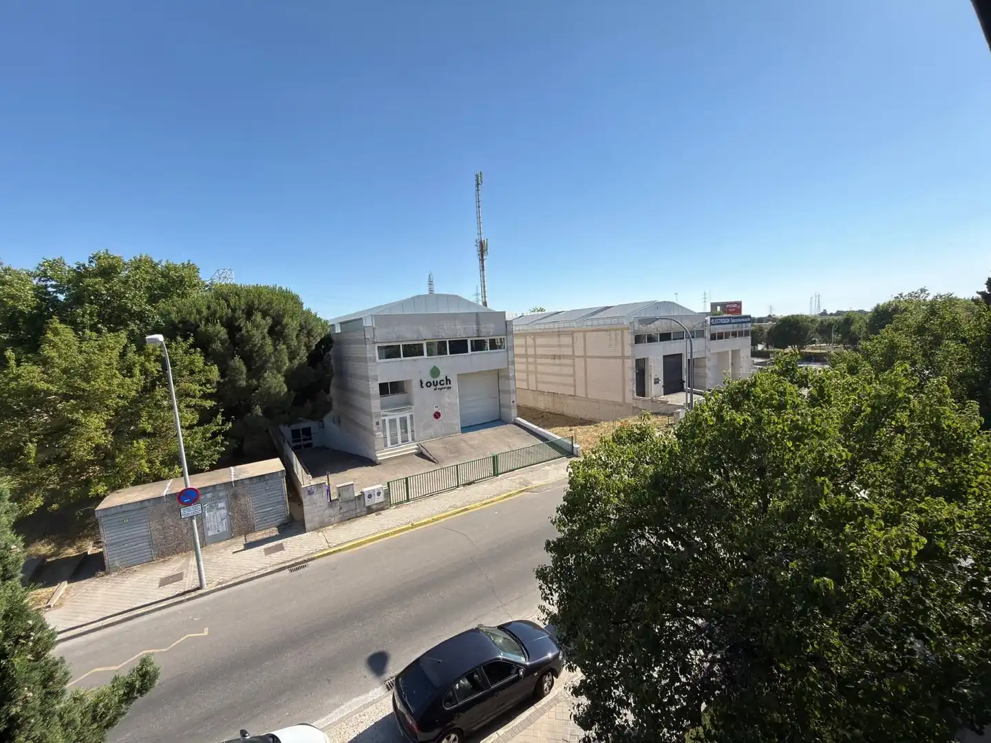 Exterior view of Office for rent in Villaviciosa de Odón  with Air Conditioner