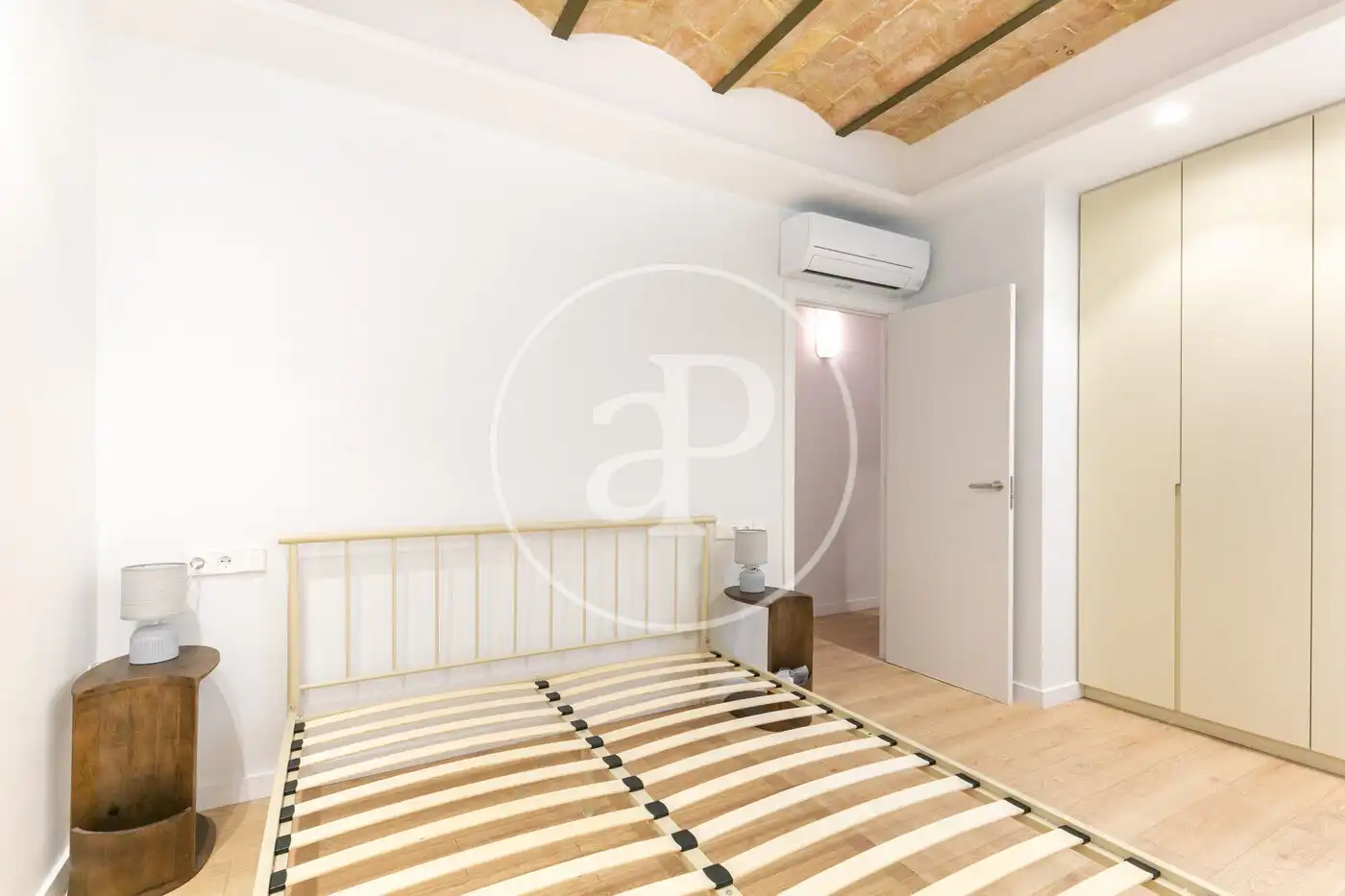 Bedroom of Flat for sale in Barcelona  with Air Conditioner, Heating and Balcony