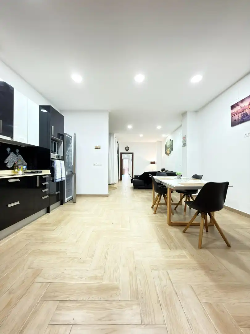 Flat with terrace for sale in Calle de San Vicente, imagen 3