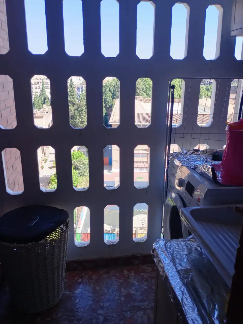 Terraza de Piso para compartir en Granada con Calefacción, Amueblado y Horno