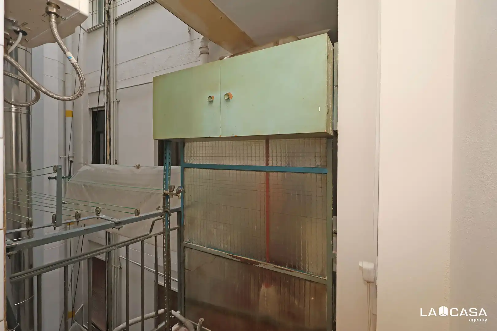 Vista exterior de Piso en venta en Barcelona con Balcón