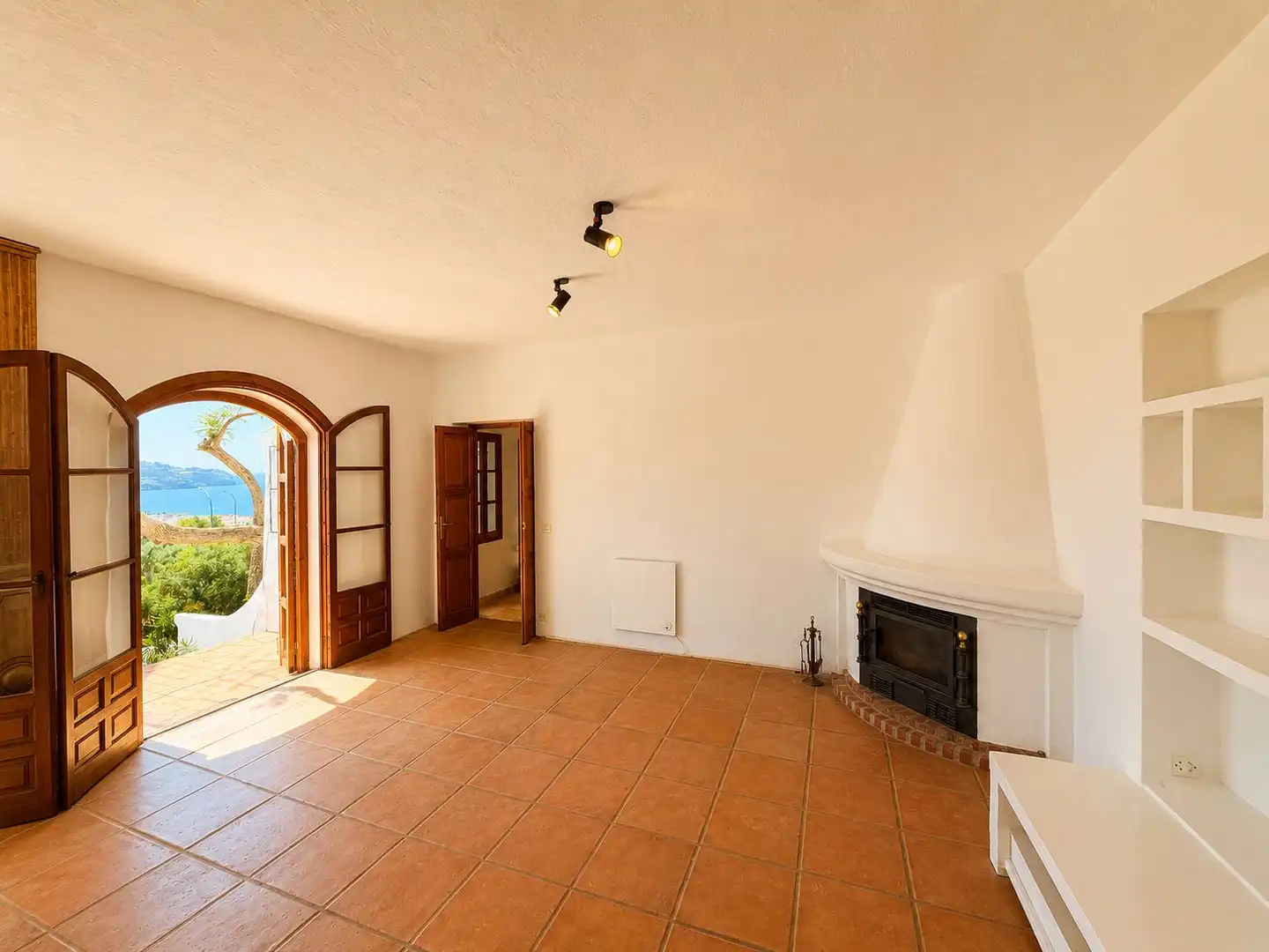 Houses for sale in Almuñécar  with Air Conditioner, Heating and Private garden