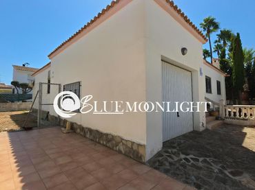 Xalet amb piscina en venda a barranc de moles