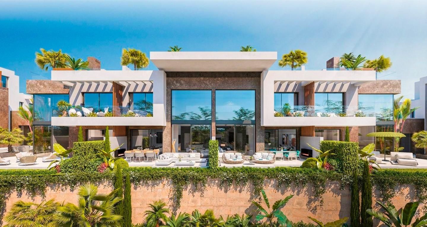 Vista exterior de Casa adosada en venta en Marbella con Aire acondicionado, Calefacción y Jardín privado