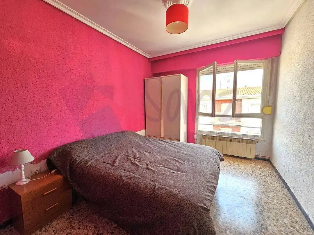 Habitación de Piso en venta en  Logroño con Calefacción