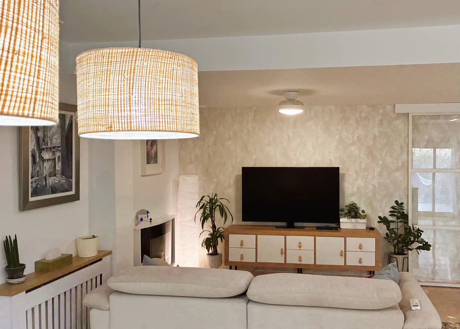 Sala de estar de Casa o chalet en venta en Celrà con Aire acondicionado, Calefacción y Jardín privado
