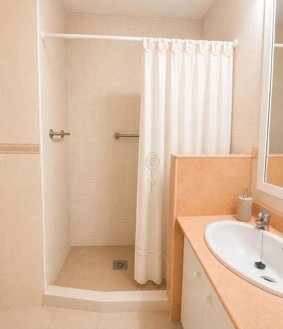 Bany de Pis en venda en Salou amb Aire condicionat, Terrassa i Moblat