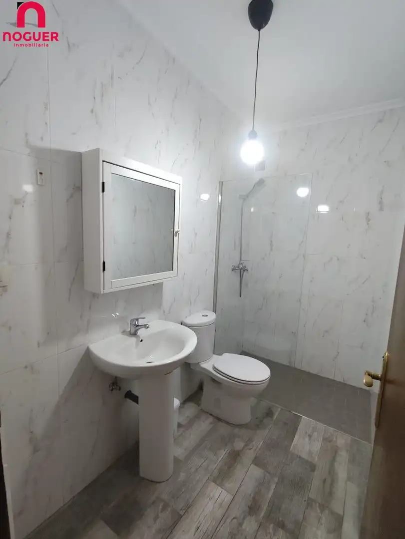 Baño de Piso para compartir en Córdoba con Aire acondicionado y Amueblado