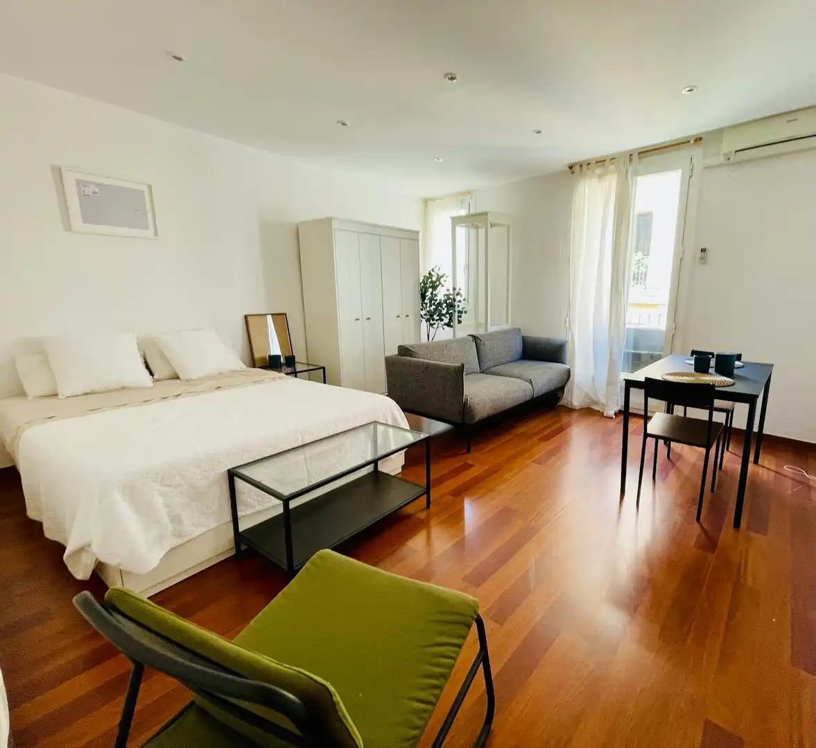 Schlafzimmer von Wohnung zur Miete in Barcelona mit Klimaanlage, Heizung und Möbliert