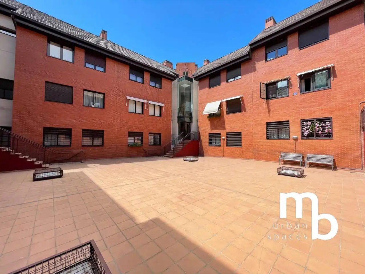 Vista exterior de Piso en venta en Madrid con Aire acondicionado, Calefacción y Parquet