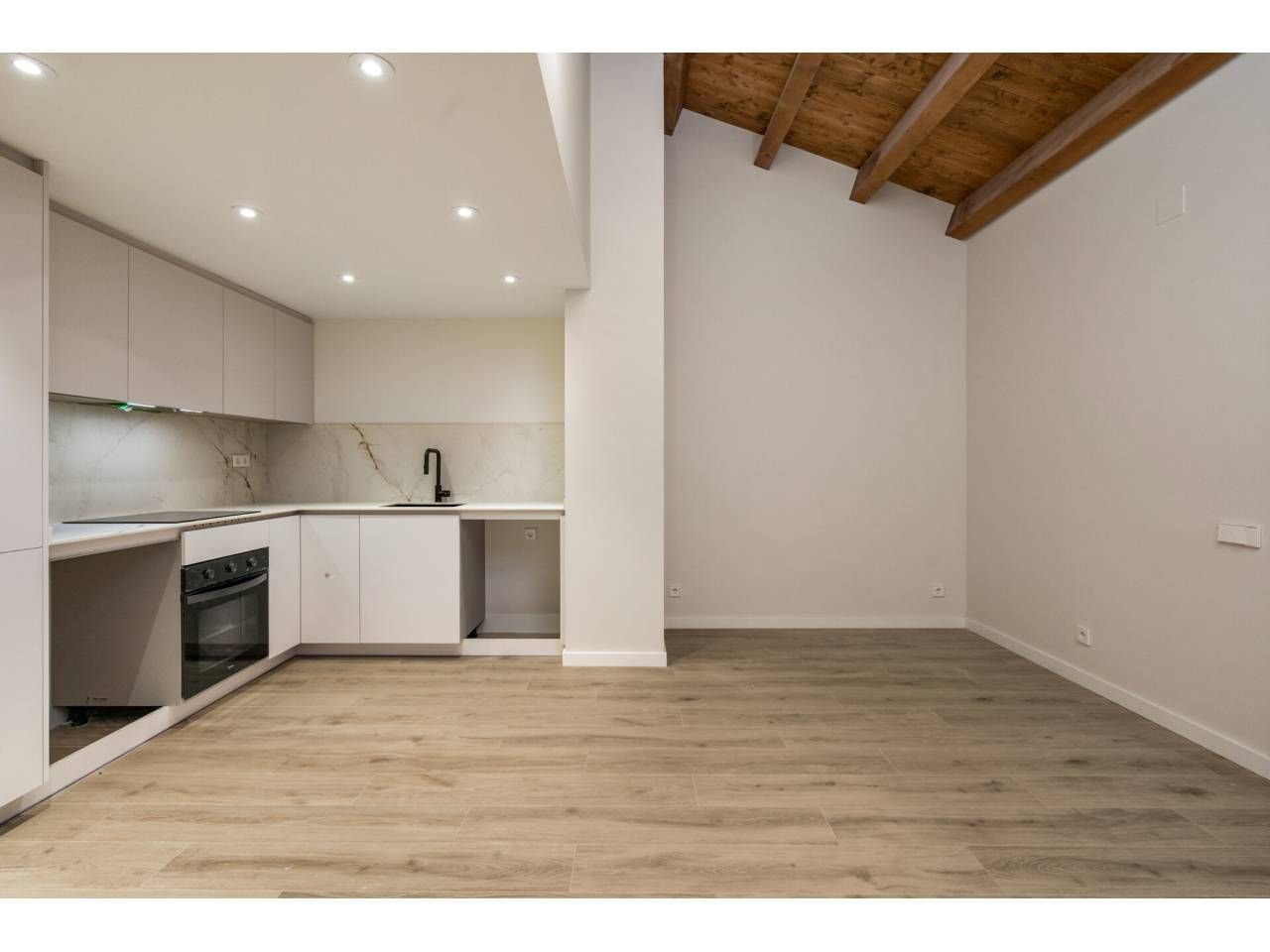 Kitchen of Flat for sale in Terrassa  with Air Conditioner, Heating and Terrace