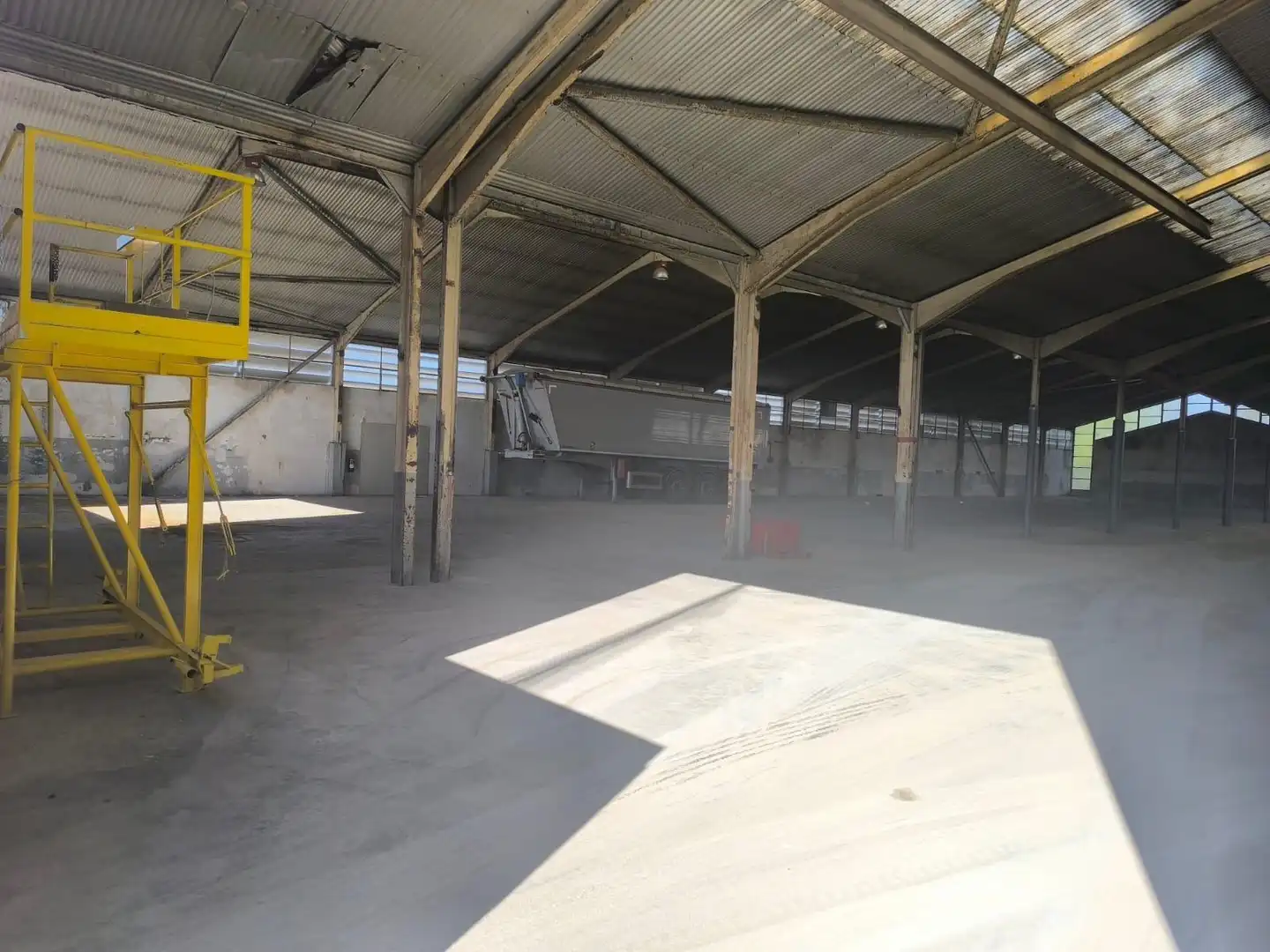 Fabrikhallen zur Miete in Santpedor
