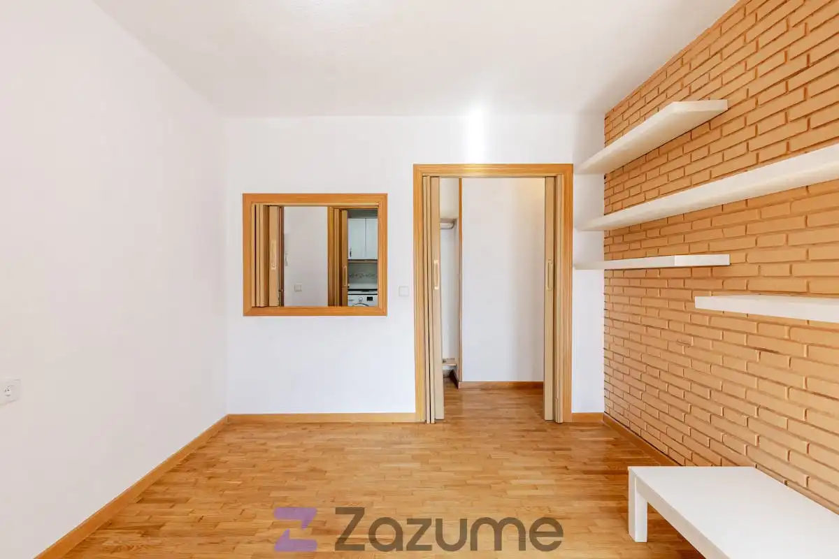 Dormitori de Pis de lloguer en Madrid amb Aire condicionat, Parquet i Terrassa