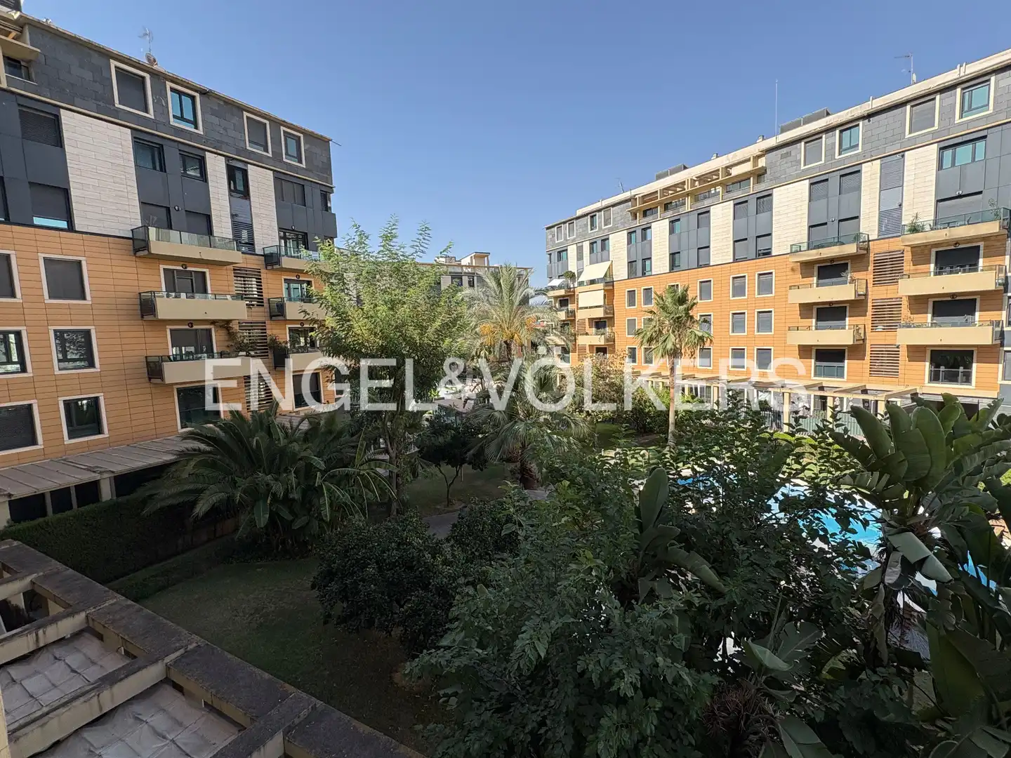 Terrace of Flat for rent in Sevilla  with Air Conditioner, Heating and Private garden