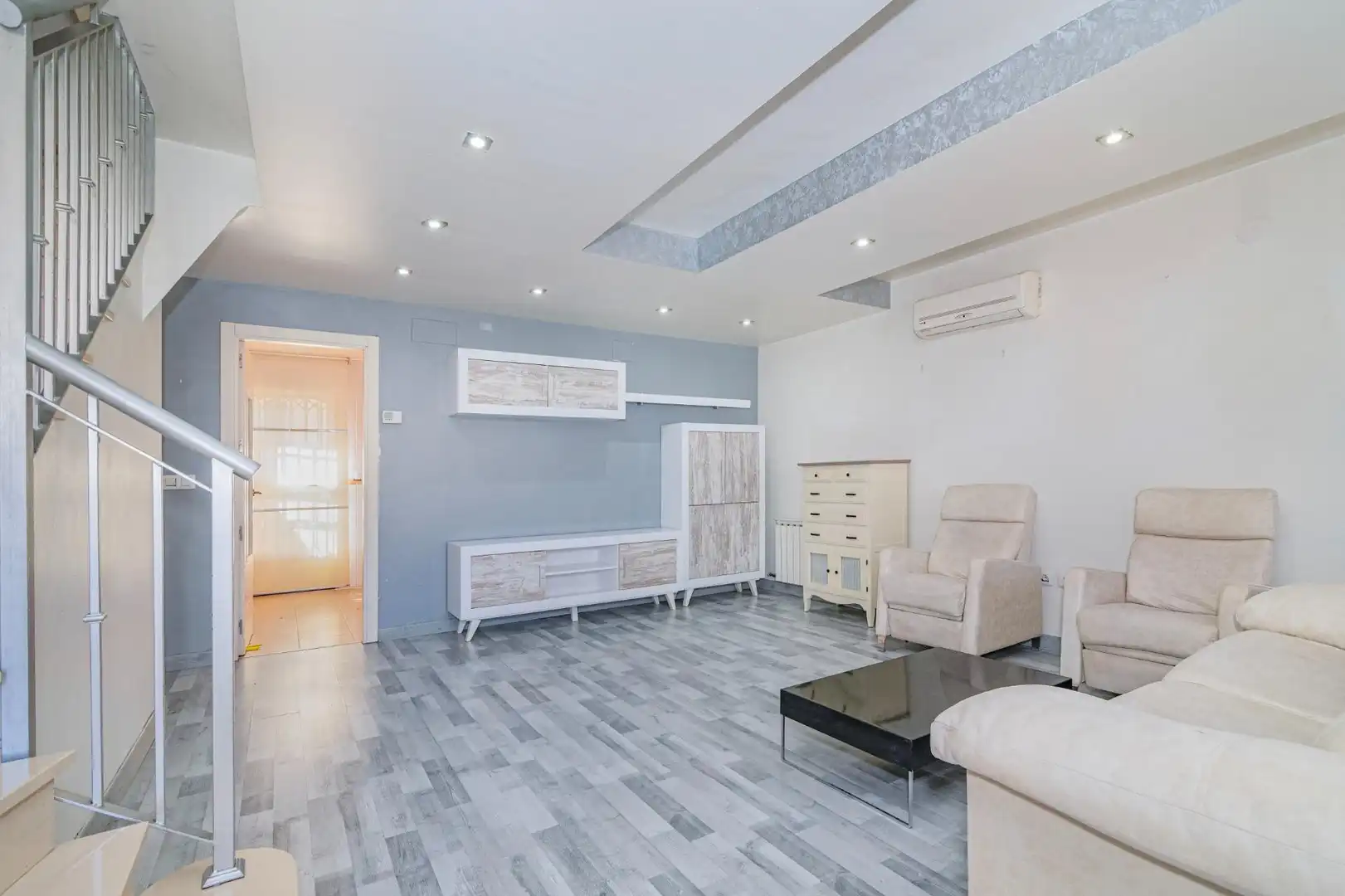 Maison jumelée avec terrasse à vendre à Jun, imagen 2