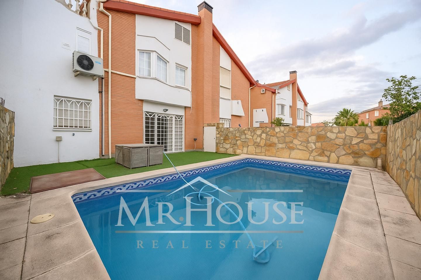 Casa adosada en venda a Goya