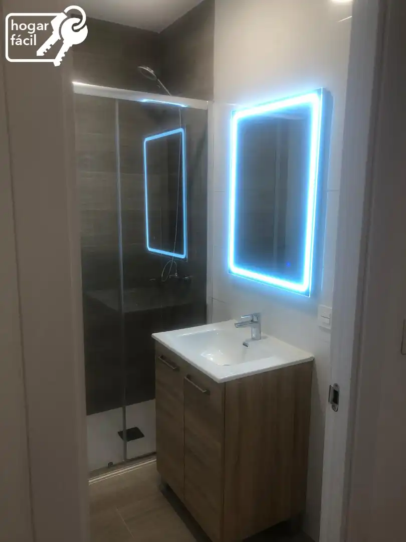 Bathroom of Study for rent in Valladolid  with Heating and Pets allowed
