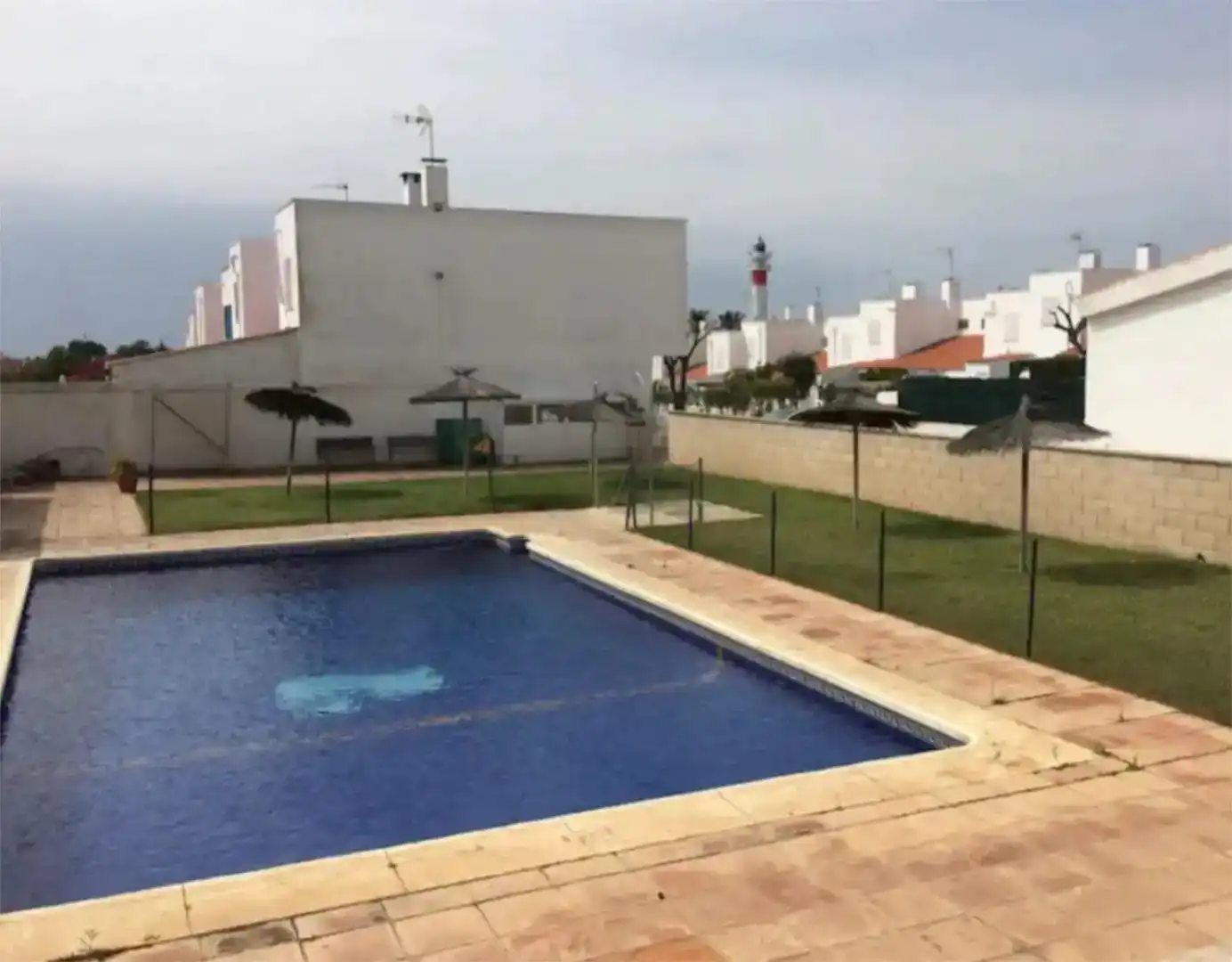 Schwimmbecken von Maisonette zur Miete in El Rompido mit Schwimmbad und Balkon