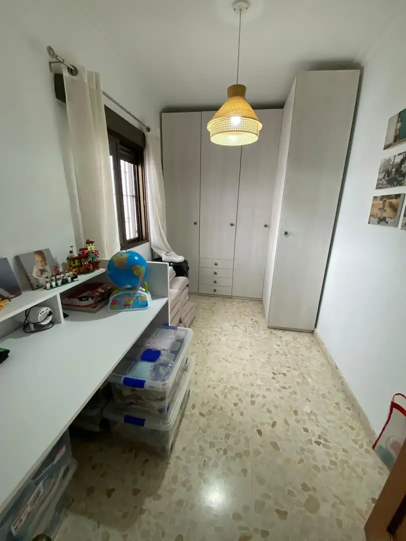 Bedroom of Houses for sale in Sevilla