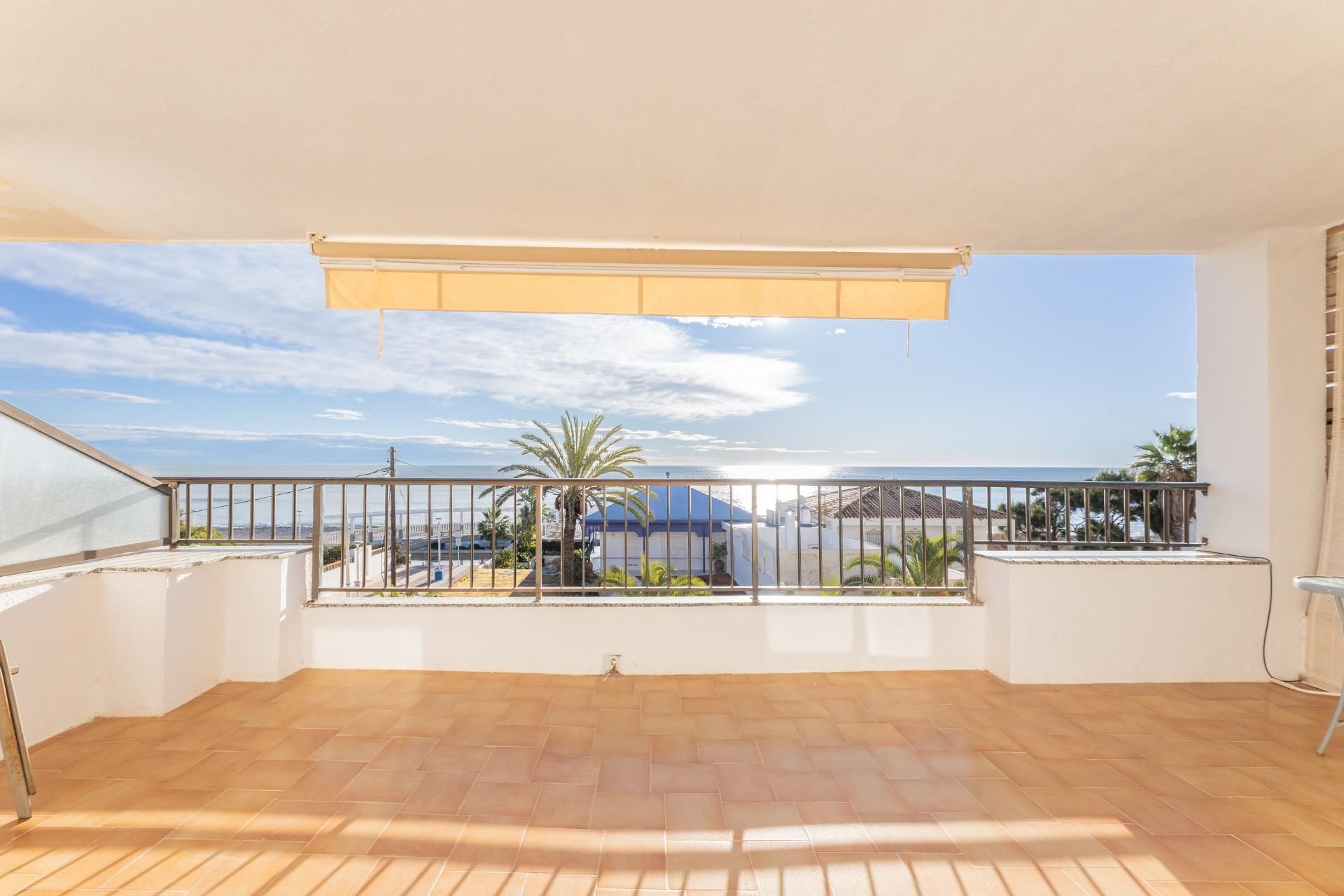 Dormitori de Apartament en venda en Moncofa amb Aire condicionat, Terrassa i Traster