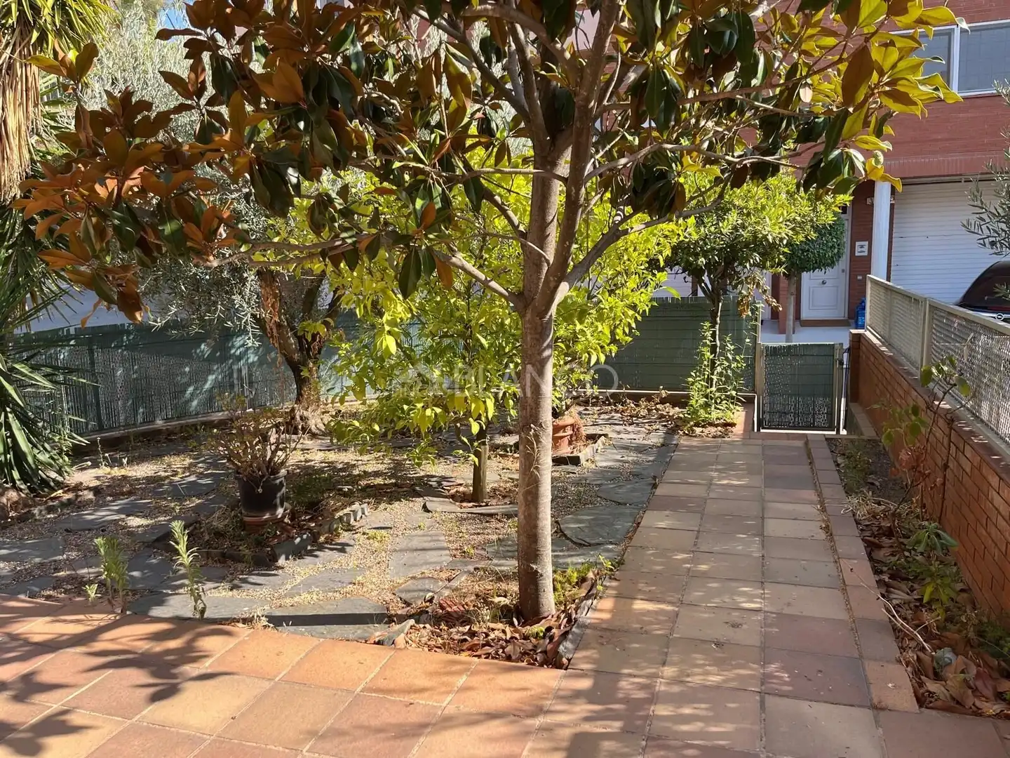 Jardí de Casa o xalet en venda en Sant Andreu de la Barca amb Calefacció, Traster i Piscina comunitària