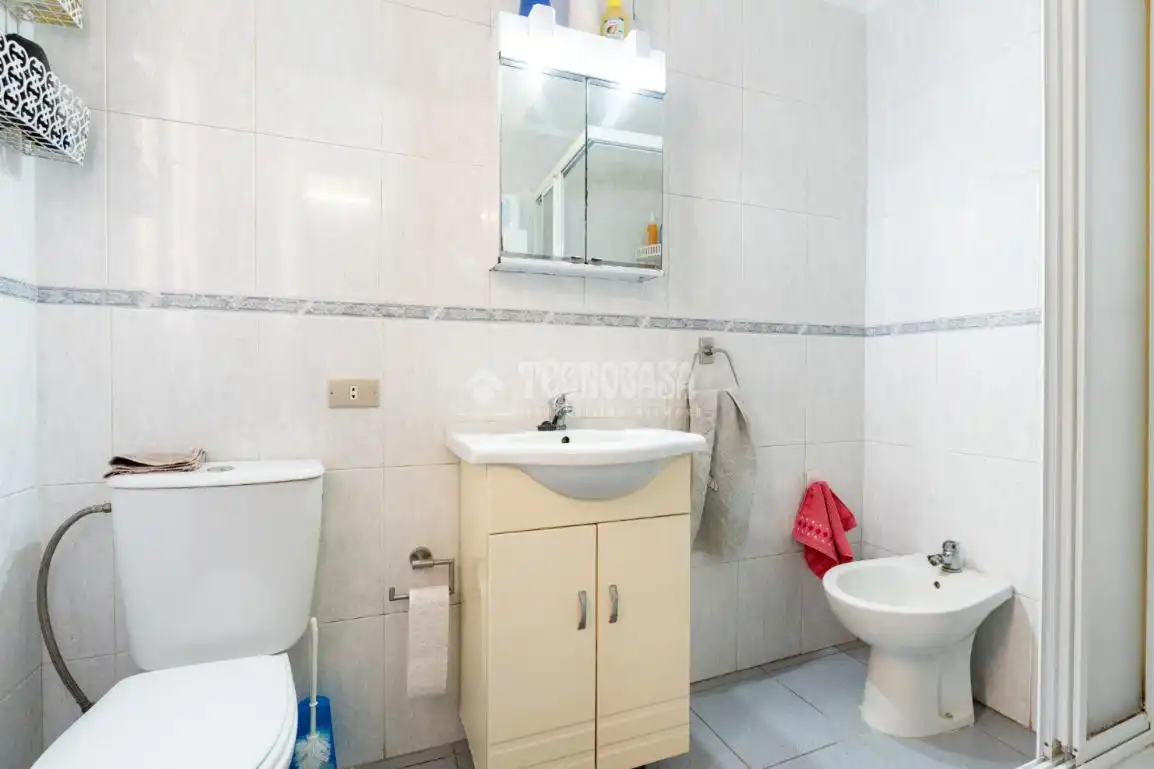 Bathroom of Flat for sale in Santa Cruz de Tenerife  with Balcony