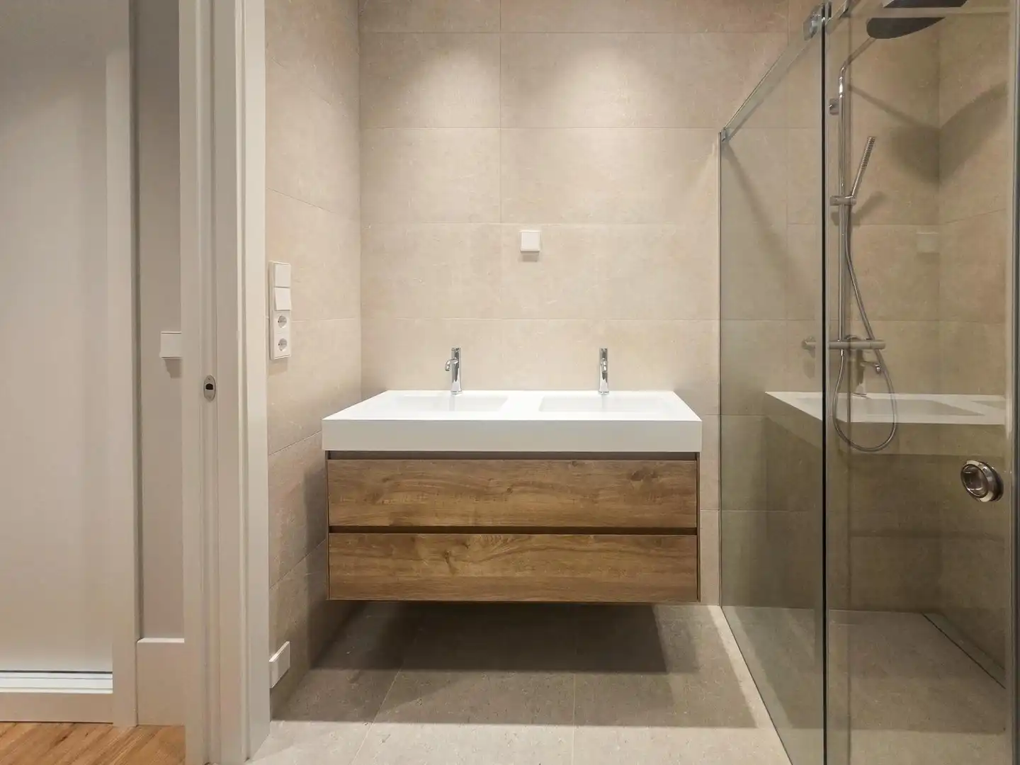 Bathroom of Flat for sale in A Coruña Capital   with Parquet flooring and Balcony