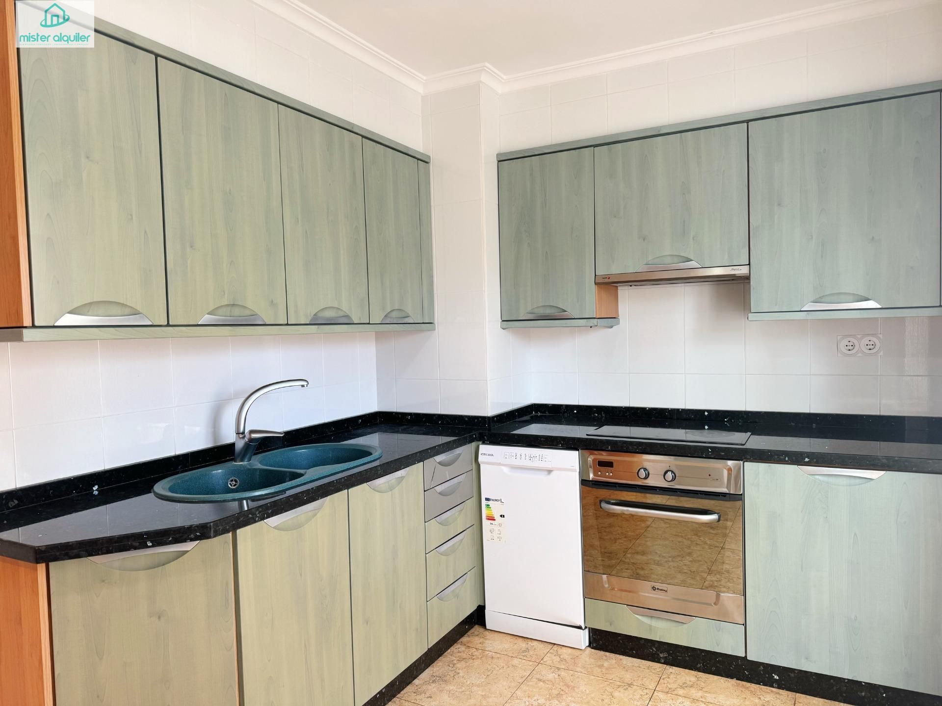 Cuina de Apartament de lloguer en Alcoy / Alcoi amb Calefacció, Terrassa i Balcó