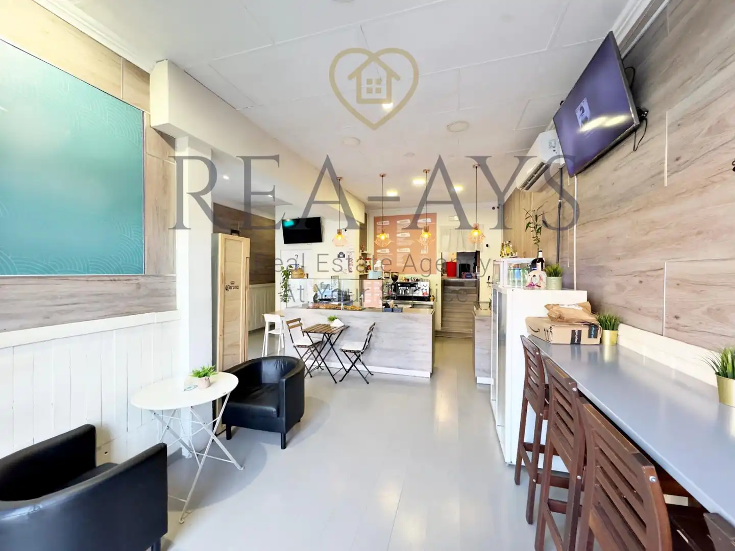 Kitchen of Commercial properties for sale in Cornellà de Llobregat  with Air Conditioner, Furnished and Internet