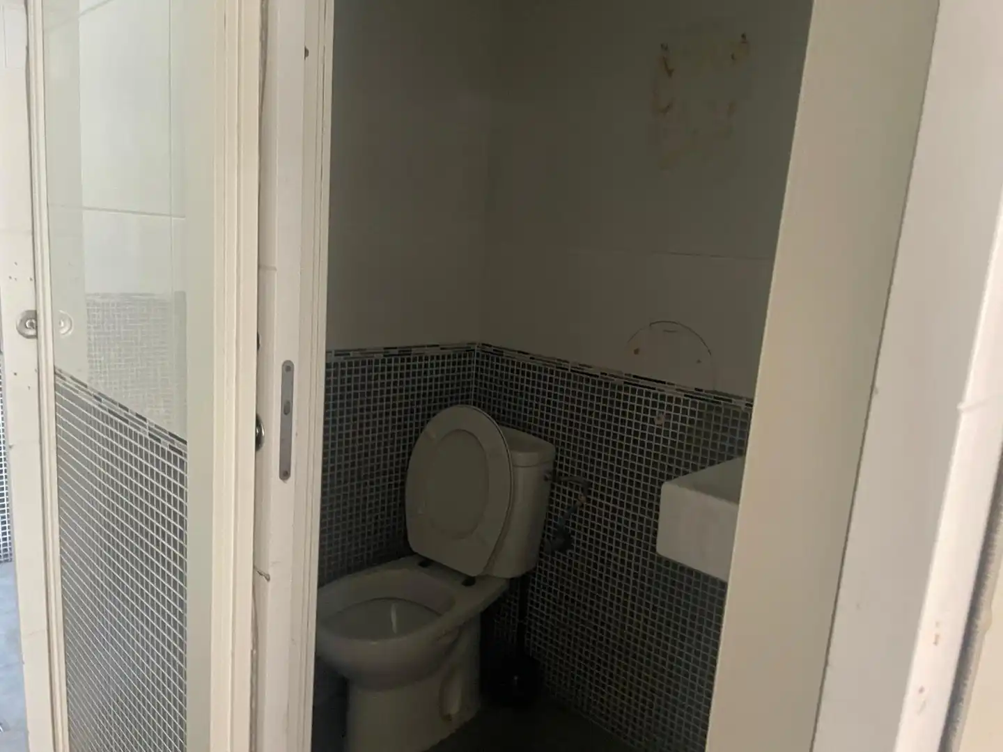 Bathroom of Commercial properties for rent in Sant Boi de Llobregat
