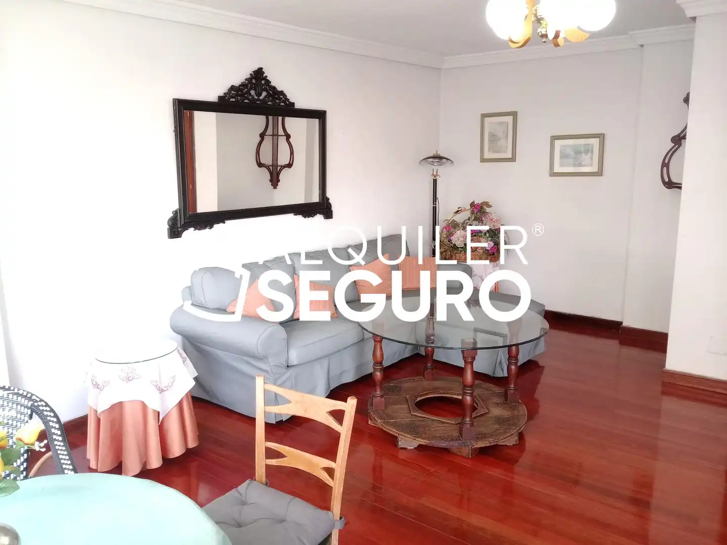 Sala d'estar de Pis de lloguer en Valladolid amb Calefacció, Terrassa i Moblat