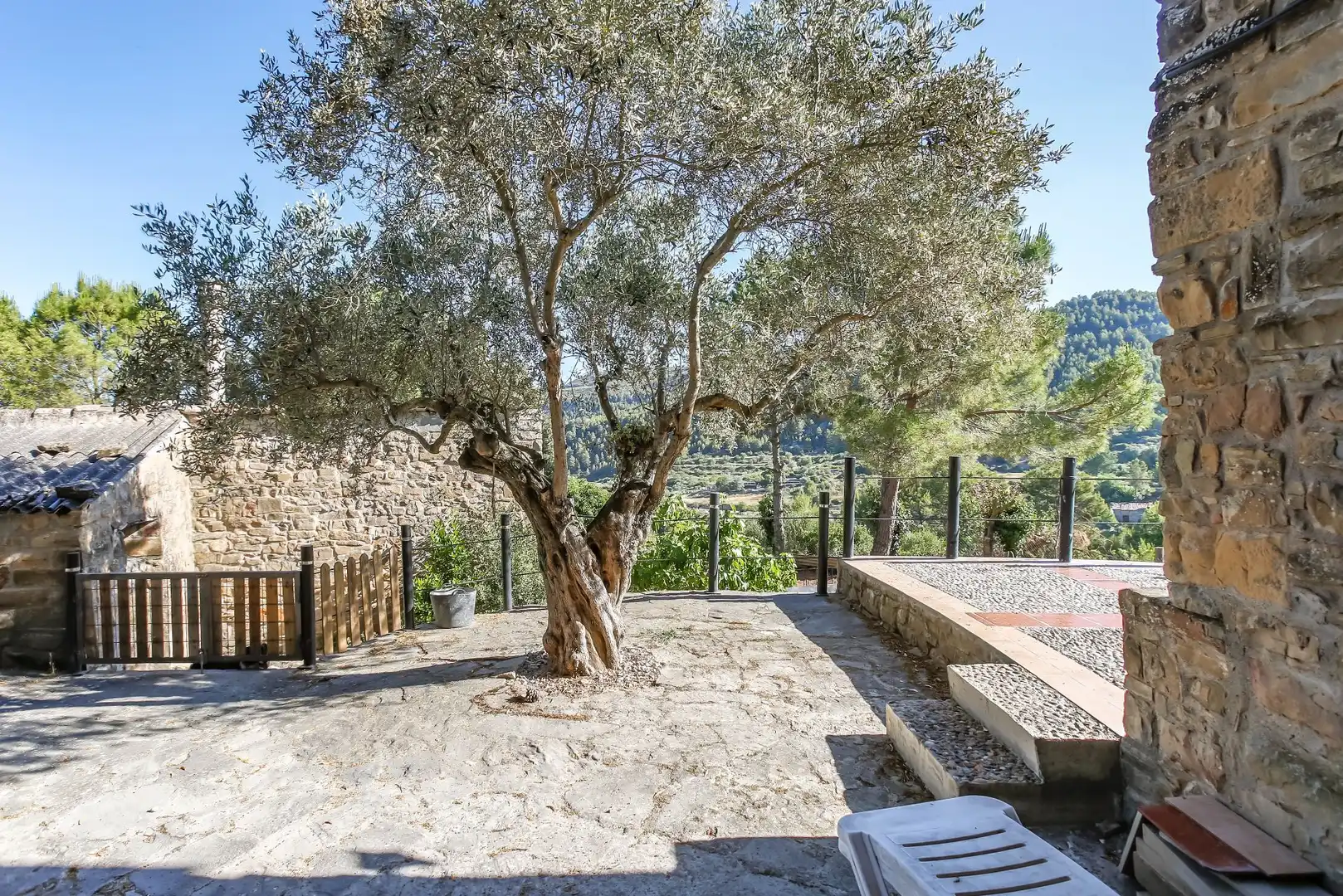 Terrasse von Country house zum Verkauf in Sant Vicenç de Castellet mit Heizung, Privatgarten und Terrasse