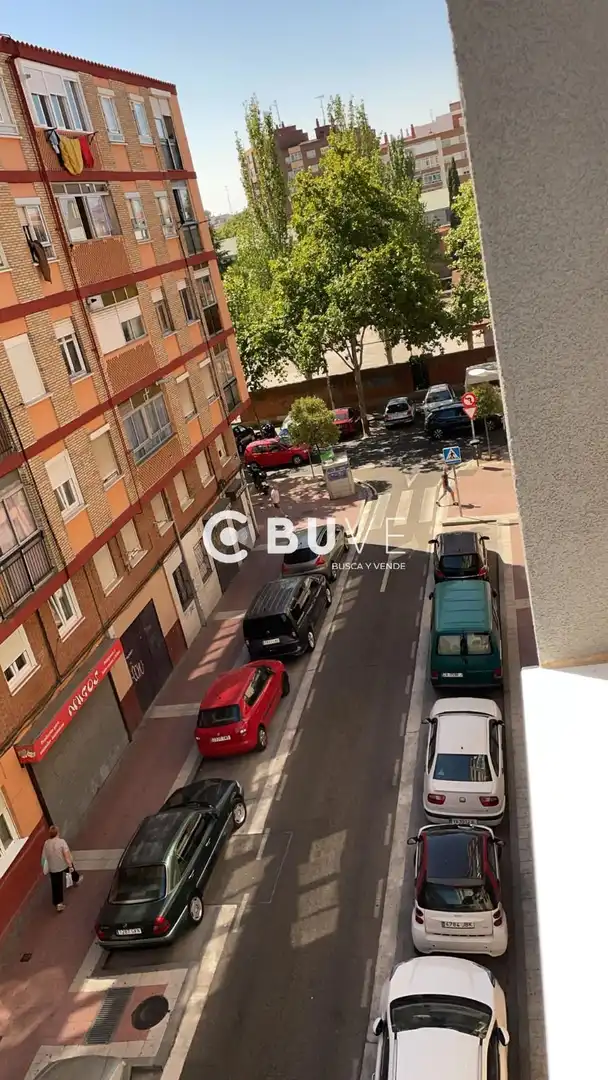 Vista exterior de Pis en venda en Valladolid amb Terrassa