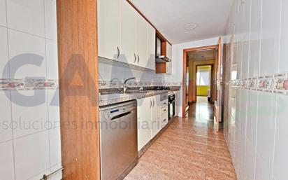 Kitchen of Flat for sale in Alzira  with Air Conditioner