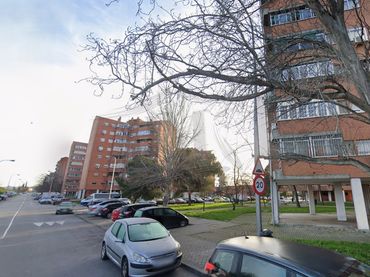 Piso con ascensor en venta en Calle Puebla de Sanabria 9