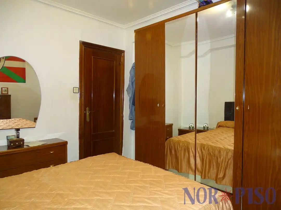 Piso con terraza en venta en Ibaiondo, imagen 12