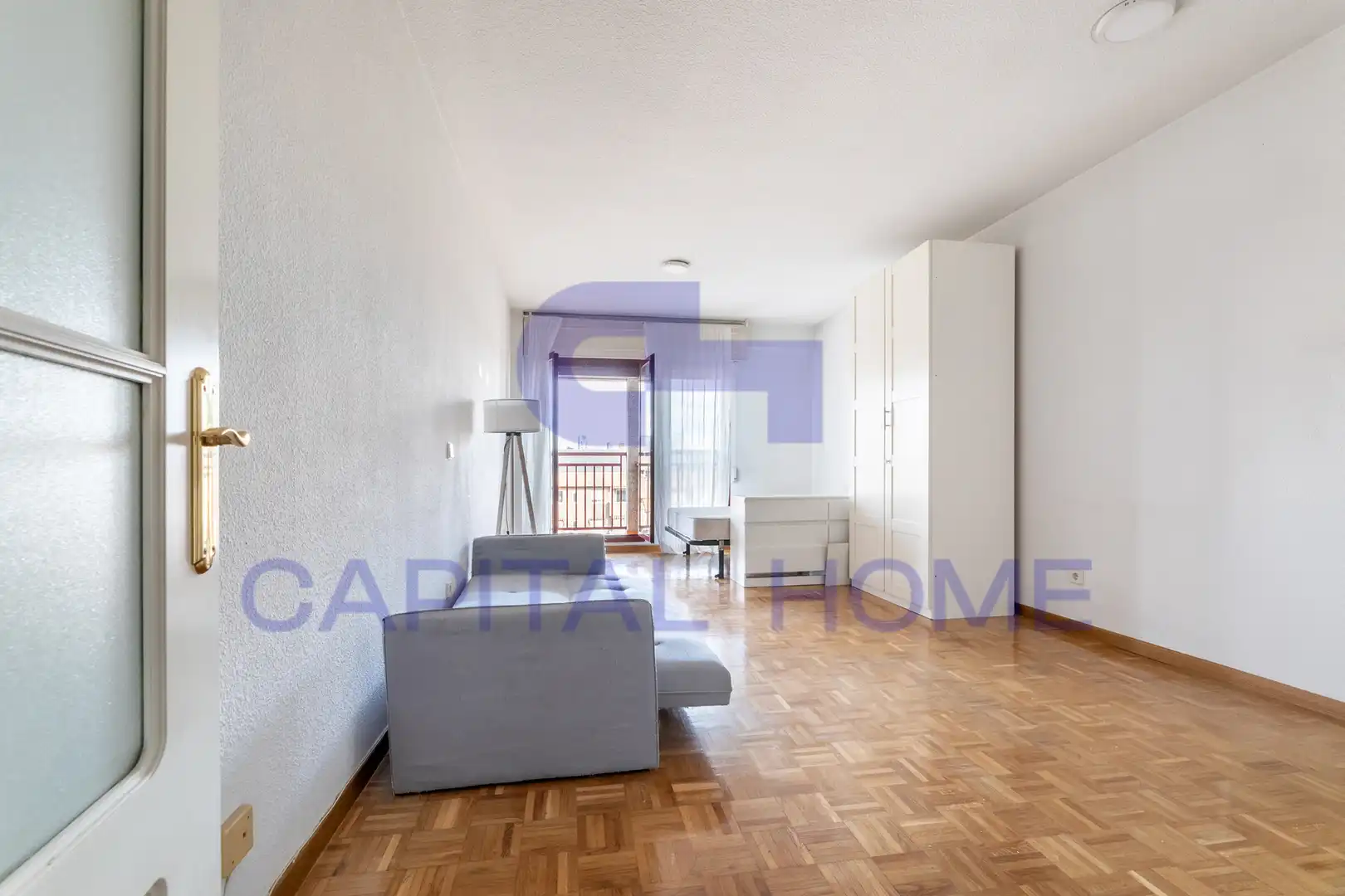 Sala de estar de Estudio en venta en Madrid con Parquet y Terraza